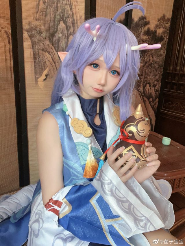 [崩坏：星穹铁道] 菌子宝宝cos白露，可爱迷人的美少女名医