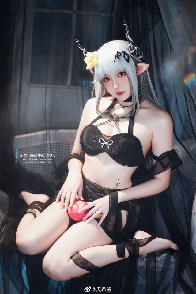 瓜希酱cos《明日方舟》 泥岩,魅力四溢的“静谧午夜DN 06” 瓜希酱cos《明日方舟》 泥岩,魅力四溢的“静谧午夜DN 06”