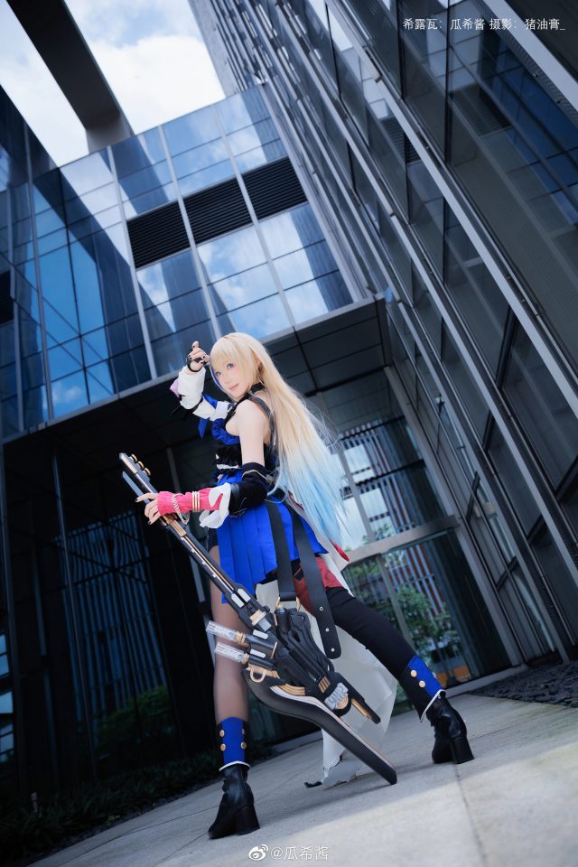 [崩坏：星穹铁道]瓜希酱cos希露瓦，尽显摇滚魅力引爆热潮