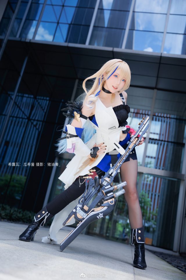 [崩坏：星穹铁道]瓜希酱cos希露瓦，尽显摇滚魅力引爆热潮