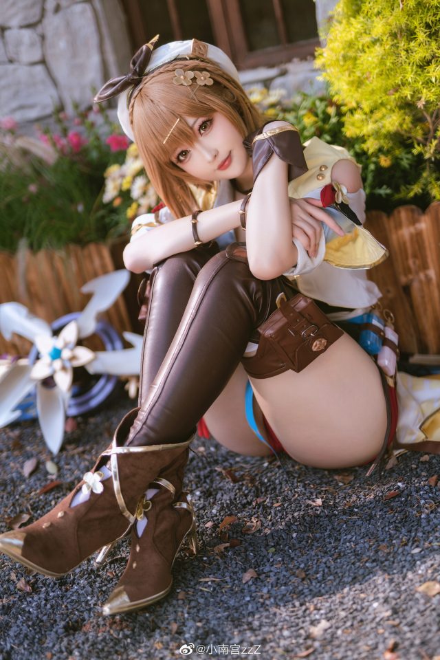 小南宫zzZ cos《莱莎的炼金工房》莱莎,性感可爱魅力十足 小南宫zzZ cos《莱莎的炼金工房》莱莎,性感可爱魅力十足