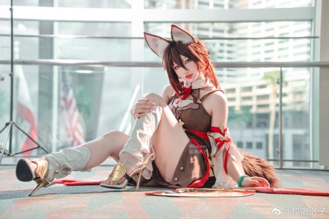 狐洛洛子cos《崩坏:星穹铁道》停云,星光熠熠的狐狸少女 狐洛洛子cos《崩坏:星穹铁道》停云,星光熠熠的狐狸少女
