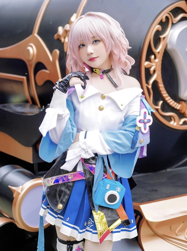 陈秋芳的三月七cosplay让粉丝们心动不已,因为太可爱了! 陈秋芳的三月七cosplay让粉丝们心动不已,因为太可爱了!