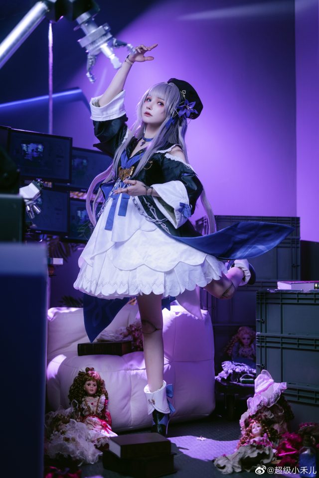 [崩坏：星穹铁道]超级小禾儿cos黑塔，展现女科学家的美丽身姿
