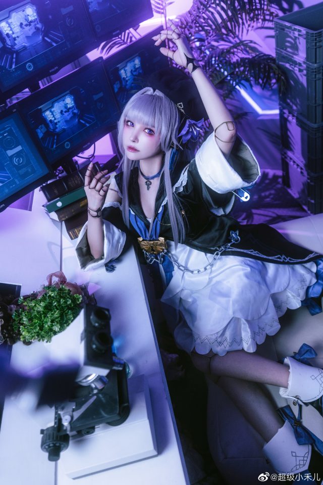 [崩坏：星穹铁道]超级小禾儿cos黑塔，展现女科学家的美丽身姿