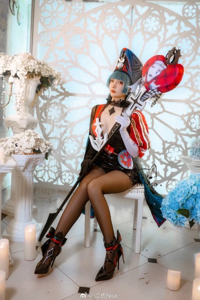 [碧蓝航线]二佐Nisa cos马可波罗，威严又性感的“女神”闪亮登场！