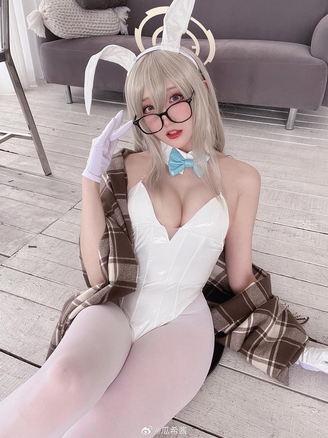 [蔚蓝档案]瓜希酱cos室笠朱音，性感可爱尽显兔女郎魅力