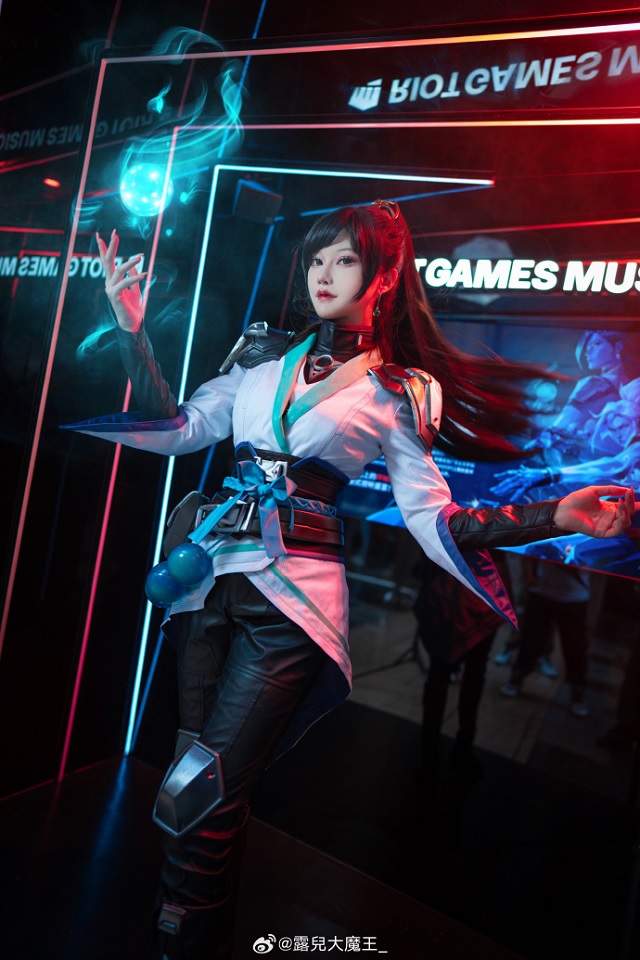 [无畏契约]露兒大魔王cos圣祈，璀璨演绎闪耀cosplay盛典