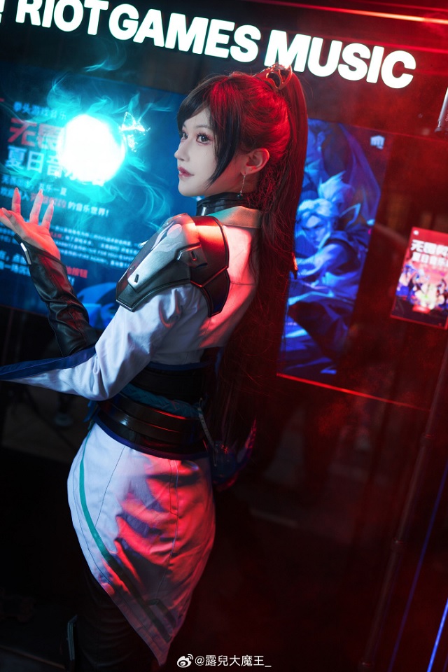 [无畏契约]露兒大魔王cos圣祈，璀璨演绎闪耀cosplay盛典