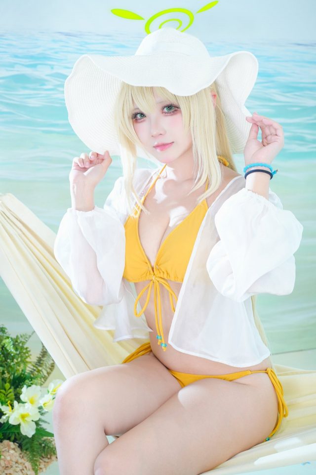 [蔚蓝档案]桃景三酪cos十六夜野乃美，性感惊艳亮相“Comic Market 102”