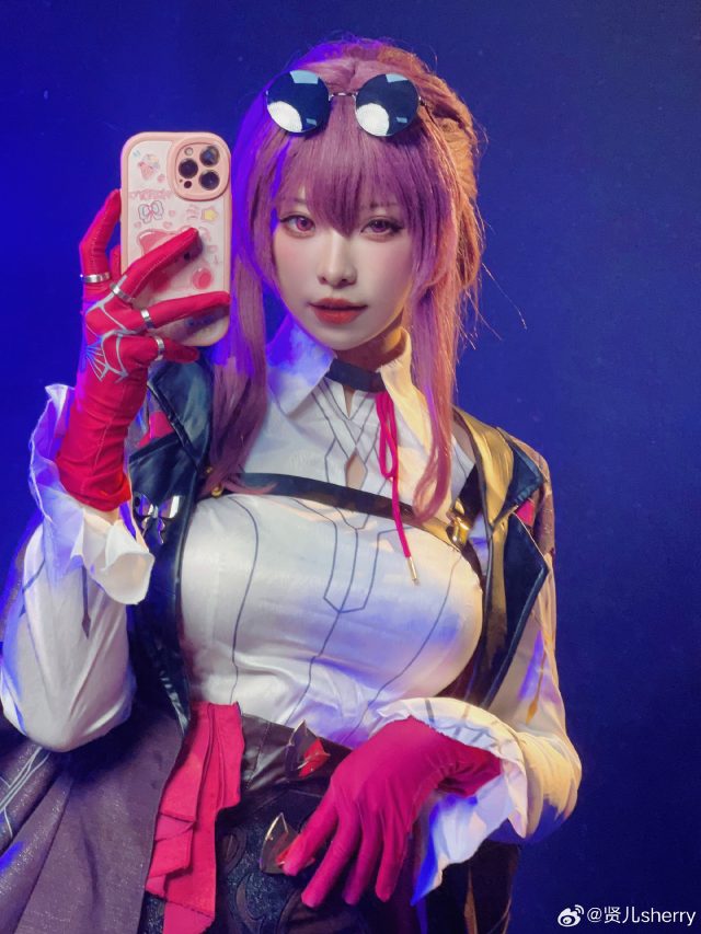 [崩坏：星穹铁道]贤儿sherry cos卡芙卡，魔法女王炫酷cosplay大放光彩