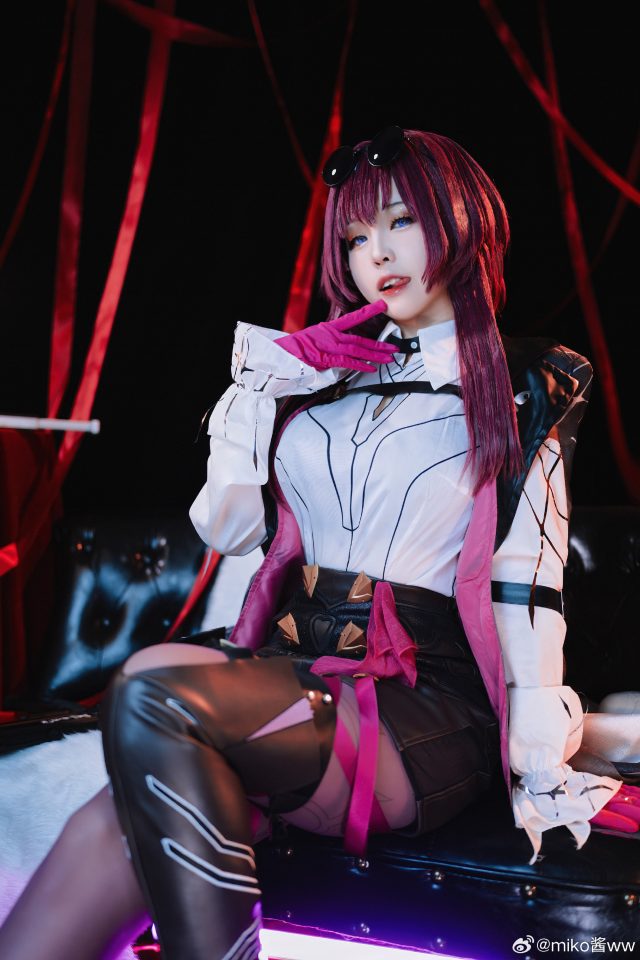 崩坏世界的绝美闪耀:miko酱ww cos《崩坏:星穹铁道》卡芙卡 崩坏世界的绝美闪耀:miko酱ww cos《崩坏:星穹铁道》卡芙卡