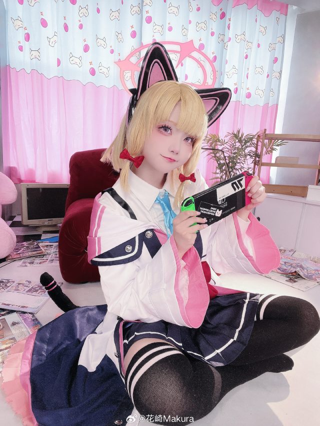 花崎Makura cos《蔚蓝档案》才羽桃井,从游戏走出的粉嫩二星 花崎Makura cos《蔚蓝档案》才羽桃井,从游戏走出的粉嫩二星