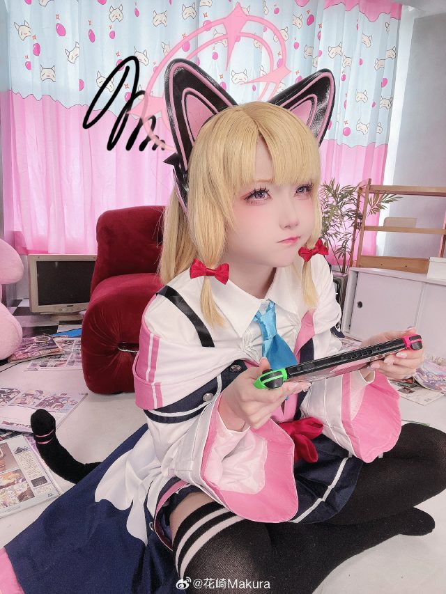 花崎Makura cos《蔚蓝档案》才羽桃井,从游戏走出的粉嫩二星 花崎Makura cos《蔚蓝档案》才羽桃井,从游戏走出的粉嫩二星