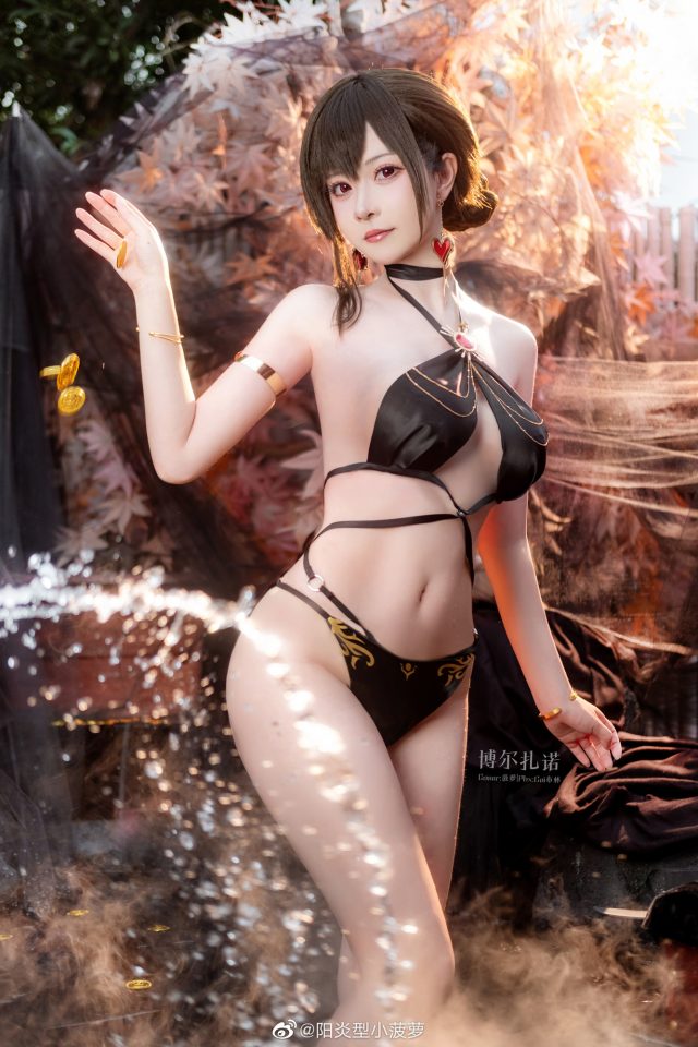 阳炎型小菠萝cos博尔扎诺，展现“碧蓝航线COSPLAY”的绝美诱惑