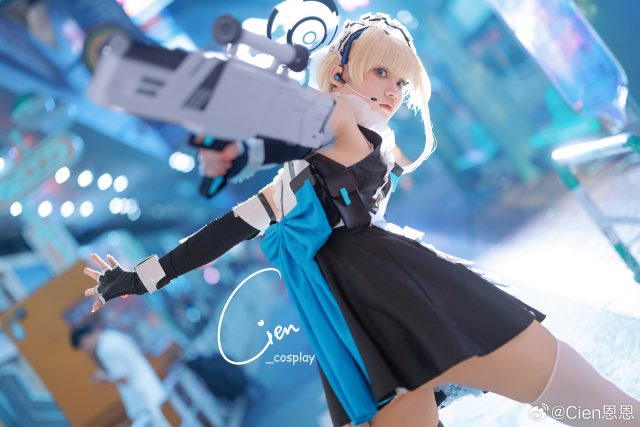 [蔚蓝档案]Cien恩恩cos飞鸟马时，展现“女仆特工”的酷帅与性感