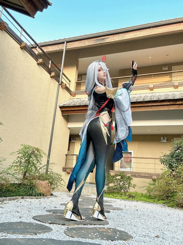原神COS：rioko凉凉子的申鹤cosplay，再现美若仙境
