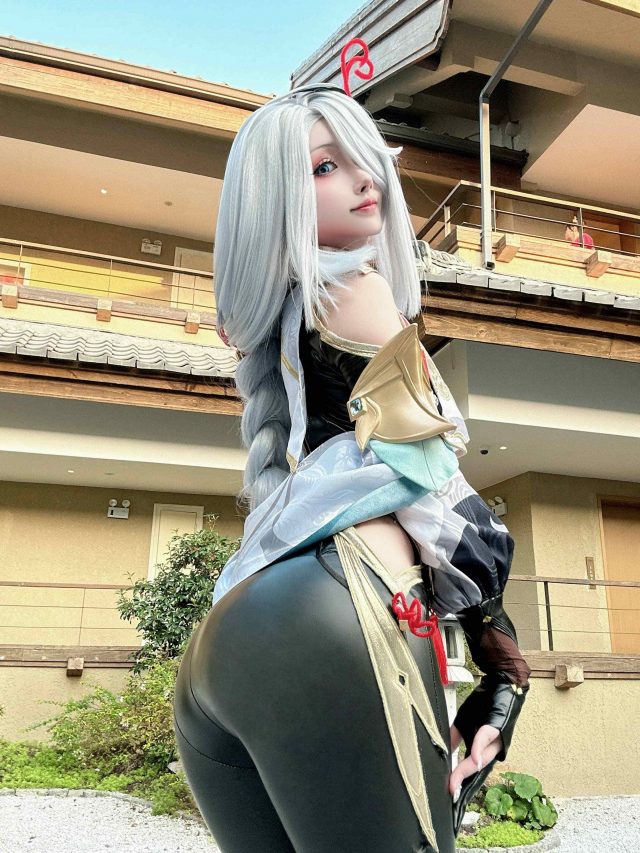 原神COS：rioko凉凉子的申鹤cosplay，再现美若仙境