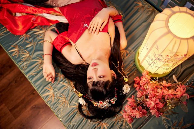 从《碧蓝航线》到现实：Shika小鹿鹿的“逸仙”同人凤冠霞帔之美