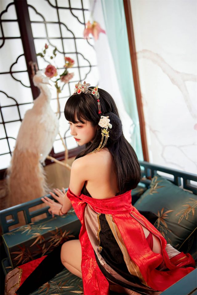 从《碧蓝航线》到现实：Shika小鹿鹿的“逸仙”同人凤冠霞帔之美