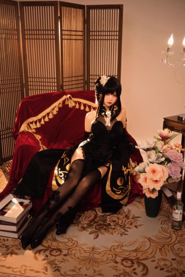 Shika小鹿鹿cos《碧蓝航线》镇海,黑色蕾丝旗袍大放异彩 Shika小鹿鹿cos《碧蓝航线》镇海,黑色蕾丝旗袍大放异彩