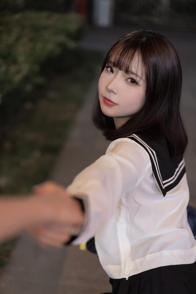 重温青涩岁月,coser yuuhui玉汇的校园女神双面魅力解析 重温青涩岁月,coser yuuhui玉汇的校园女神双面魅力解析