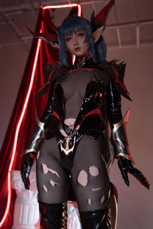 rioko凉凉子cos《碧蓝航线》雷根斯堡,让游戏角色充满神秘感 rioko凉凉子cos《碧蓝航线》雷根斯堡,让游戏角色充满神秘感