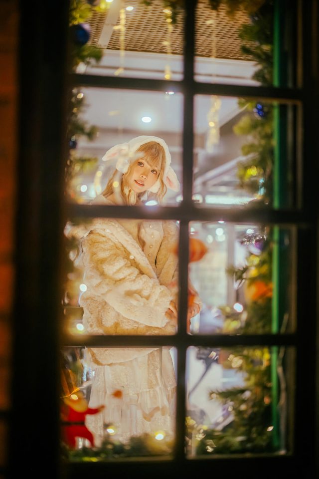 哈尔滨冬季乐园的奇妙之旅:coser“ElyEE子”的温馨体验 哈尔滨冬季乐园的奇妙之旅:coser“ElyEE子”的温馨体验