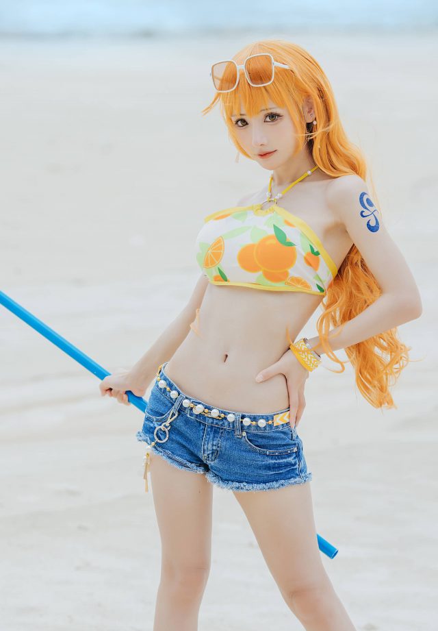 穿越《航海王》海洋世界:紫氯氯的“小贼猫”娜美COS 穿越《航海王》海洋世界:紫氯氯的“小贼猫”娜美COS