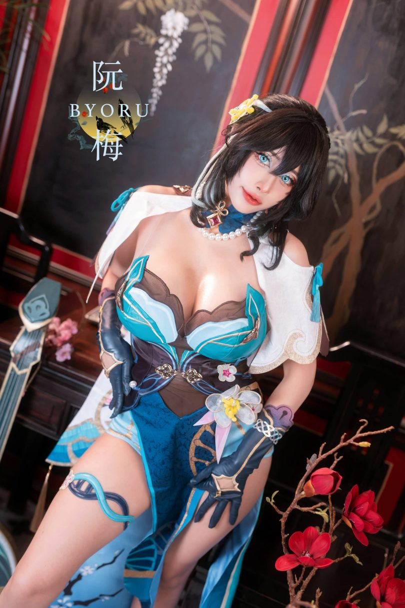 Byoru以大胆的cosplay风格诠释“崩坏星穹铁道”角色阮·梅