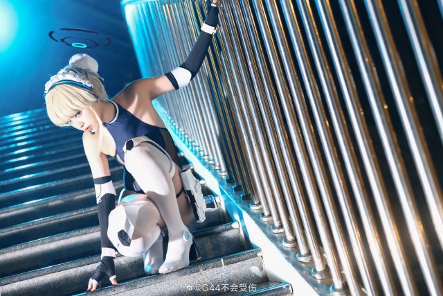 [蔚蓝档案]G44不会受伤cos飞鸟马时，性感与可爱的魅力共舞