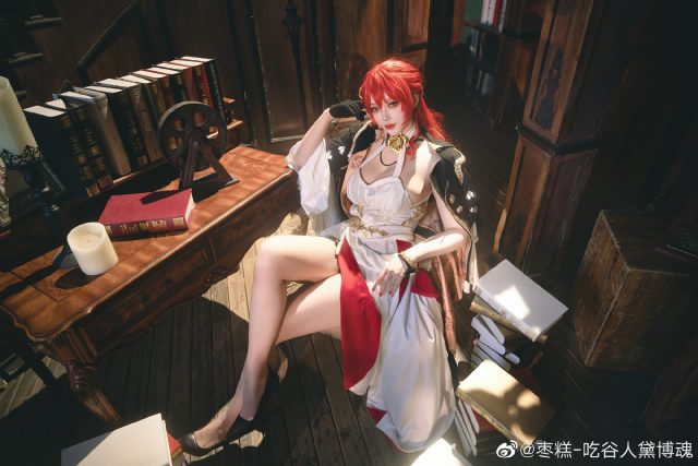 [崩坏：星穹铁道]枣糕-吃谷人黛博魂cos姬子，惊艳引爆社交媒体