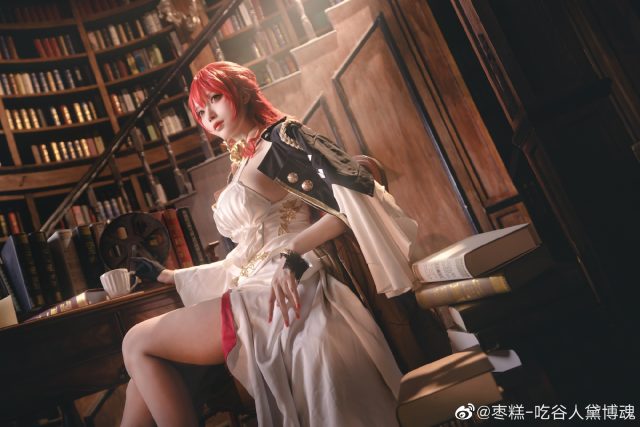 [崩坏：星穹铁道]枣糕-吃谷人黛博魂cos姬子，惊艳引爆社交媒体