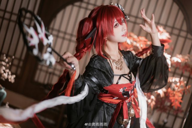 [无期迷途]肃雨雨雨cos伊格尼，点燃可爱火焰使者的魅力