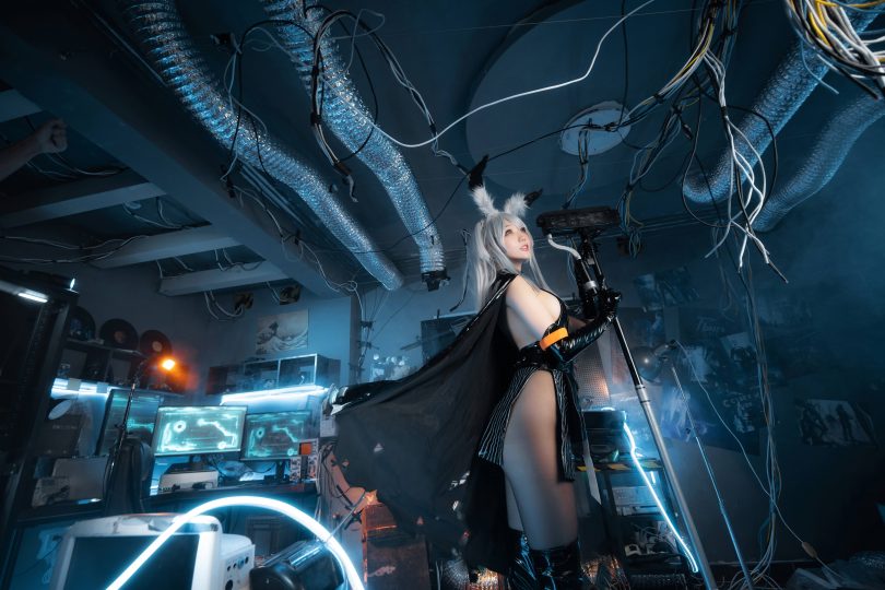 周叽是可爱兔兔cos图集 | 周叽是可爱兔兔_ 明日方舟·暴行精二cos [22P-303MB]