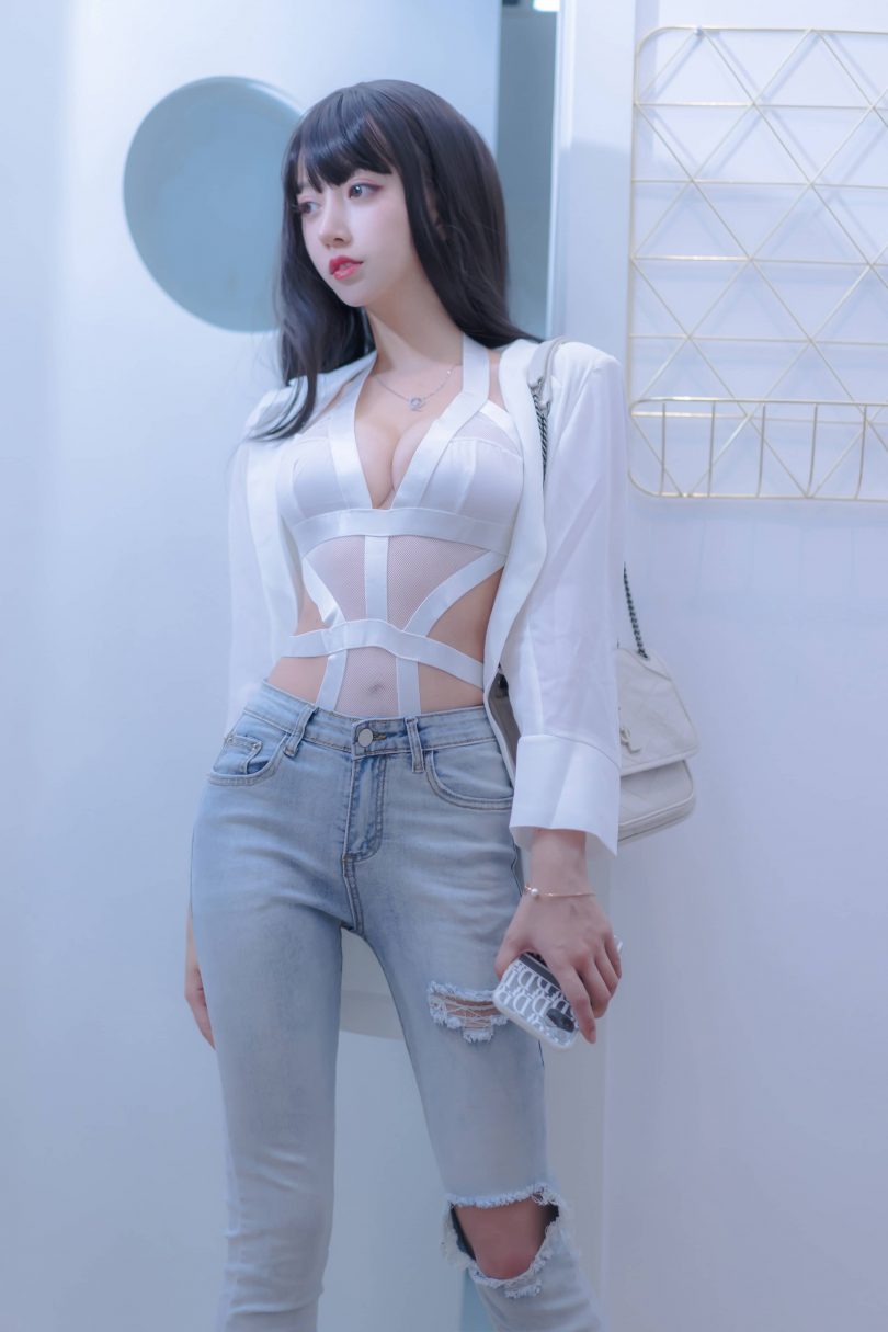 过期米线线喵cosplay | 过期米线线喵_米线的休息日cos图包 [75P-72MB]