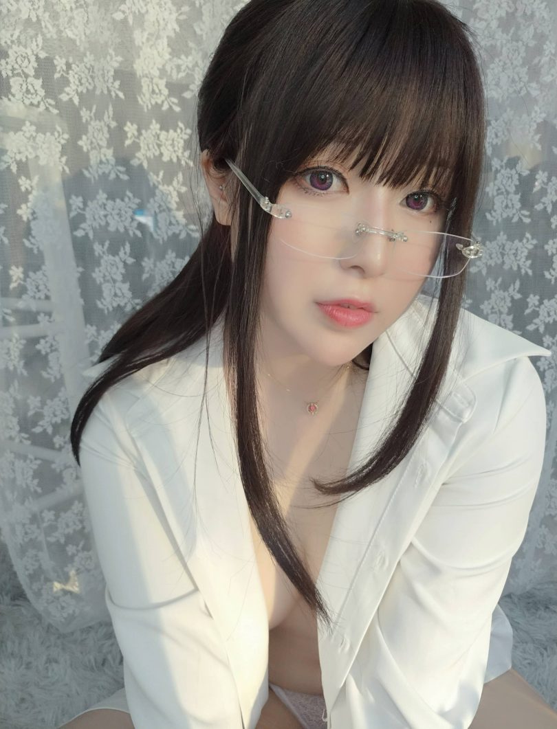 小容仔咕咕咕w_OL cos系列 | 小容仔咕咕咕w_OL·创口贴cos作品 [36P1V-320MB]