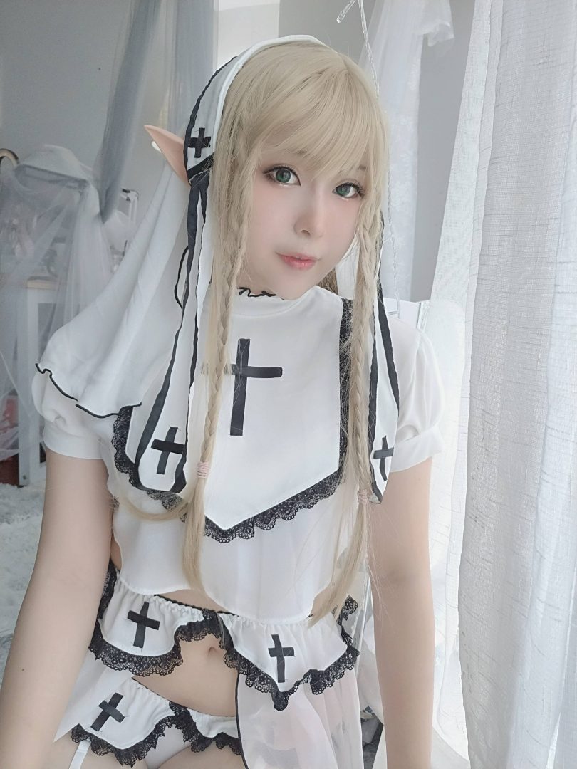 小容仔咕咕咕w cos容鸽 | 小容仔咕咕咕w_容鸽·修女服cos作品 [36P2V-178MB]