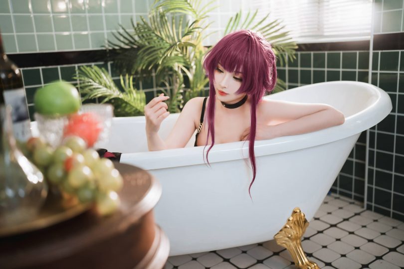 肉扣热热子cos卡芙卡 | rioko凉凉子_星穹铁道·卡芙卡妈咪cos [24P-321MB]