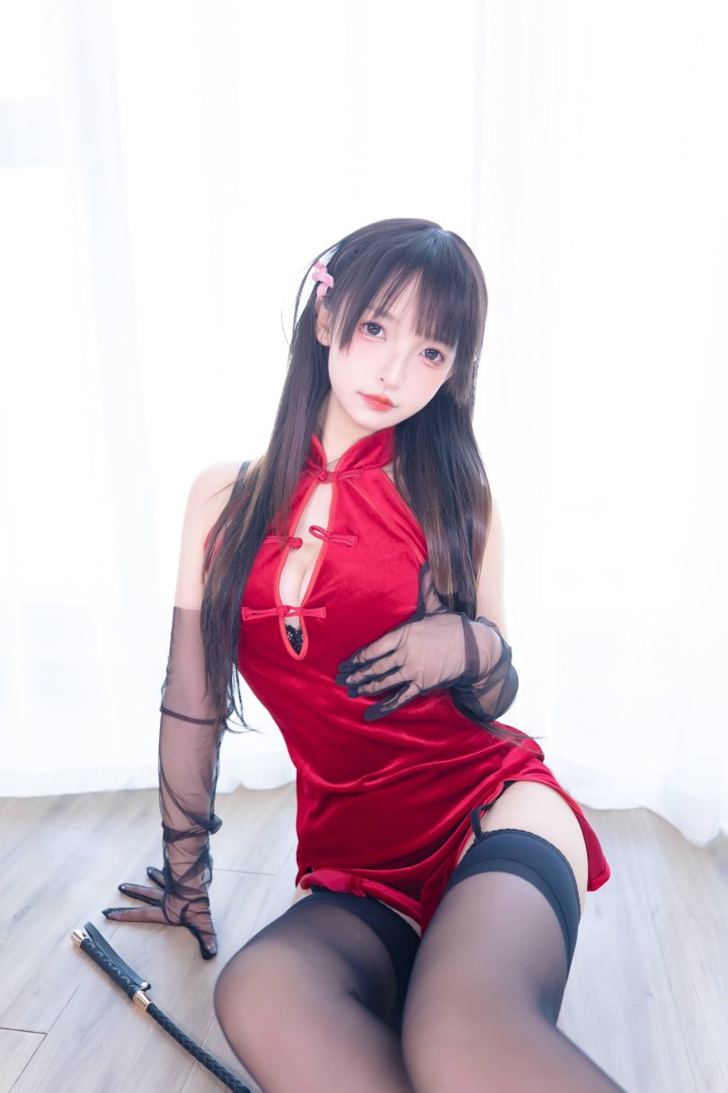 神楽坂真冬cos_甜蜜皮鞭 | 神楽坂真冬_甜蜜皮鞭·红色旗袍cos [75P-173MB]