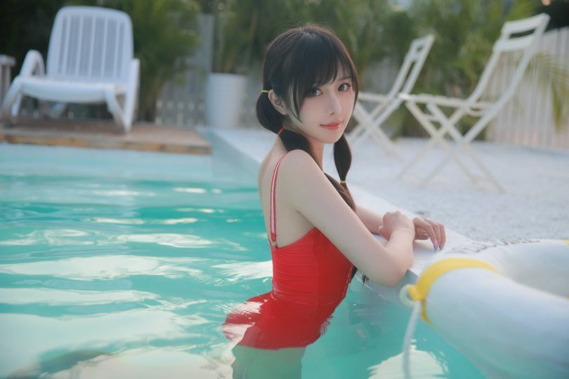 Shika小鹿鹿cos_泳装系列 | Shika小鹿鹿_Shika·P1泳装cos作品 [63P-113MB]