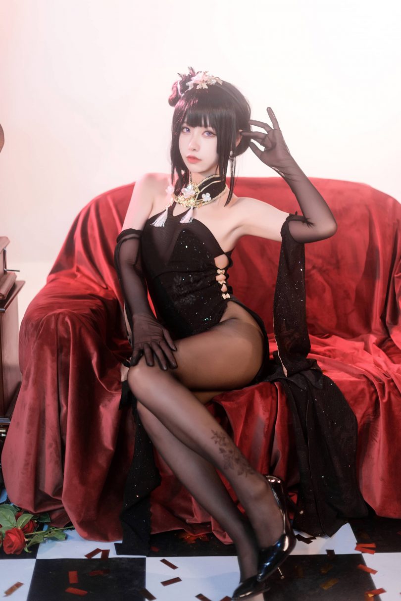 Momoko葵葵cos镇海 | momoko葵葵_碧蓝航线·镇海礼服cos [24P-56MB]