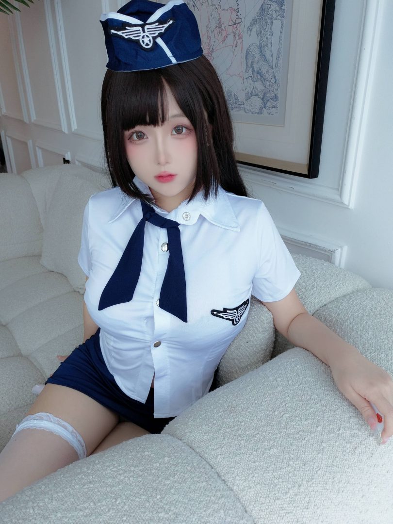 日奈娇cos空姐 | 椎名莜(日奈娇)_制服系列·空姐cos [130P9V-1.11GB]