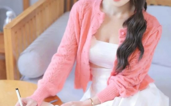 桃妖夭校园粉色服饰外拍,很有个性新人