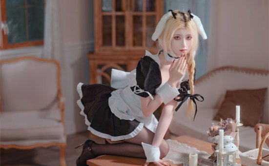 南桃Momoko遵守主人的命令，妩媚妆容惹人心动