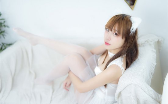 二佐Nisa展示完美新娘，白婚纱下的绝美身姿