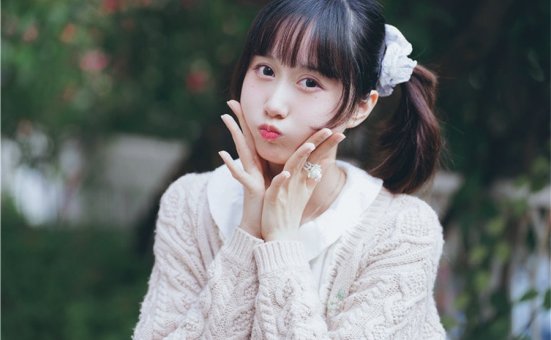 木绵绵展现水波般温柔,让人陶醉其中