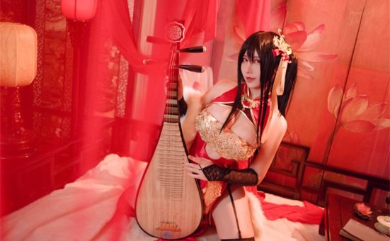 九曲jean加利索新春旗袍，令人着迷不已