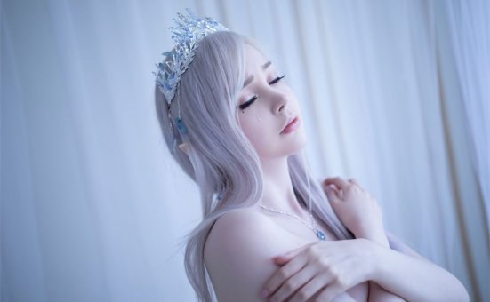 SayaTheFox神还原2B小姐姐,仙境中的冰雪美人!