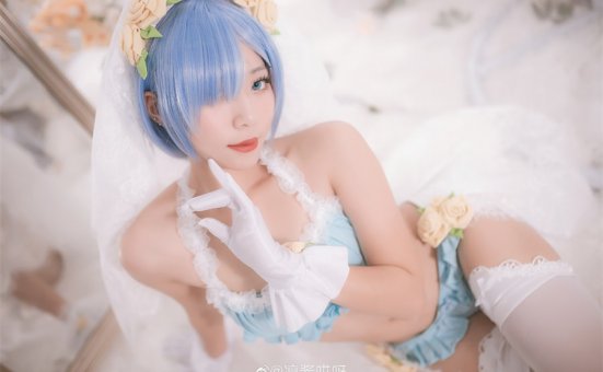 Money冷冷的图片集，独具一格的佛系妹子